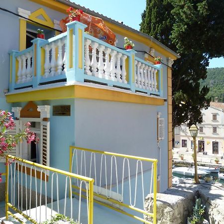 Villa Mozart Veli Lošinj Exteriör bild