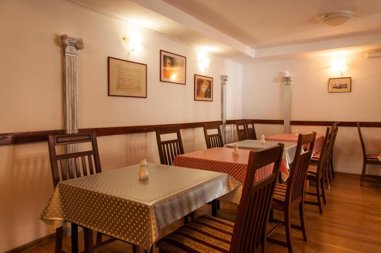 Villa Mozart Veli Lošinj Exteriör bild